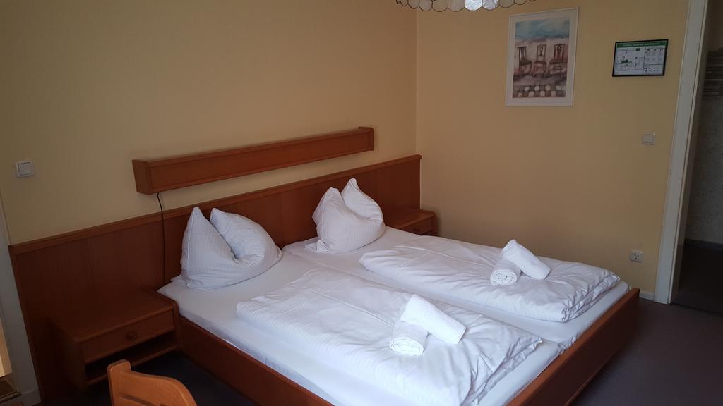 Hotel Ratskeller לוכו חדר תמונה